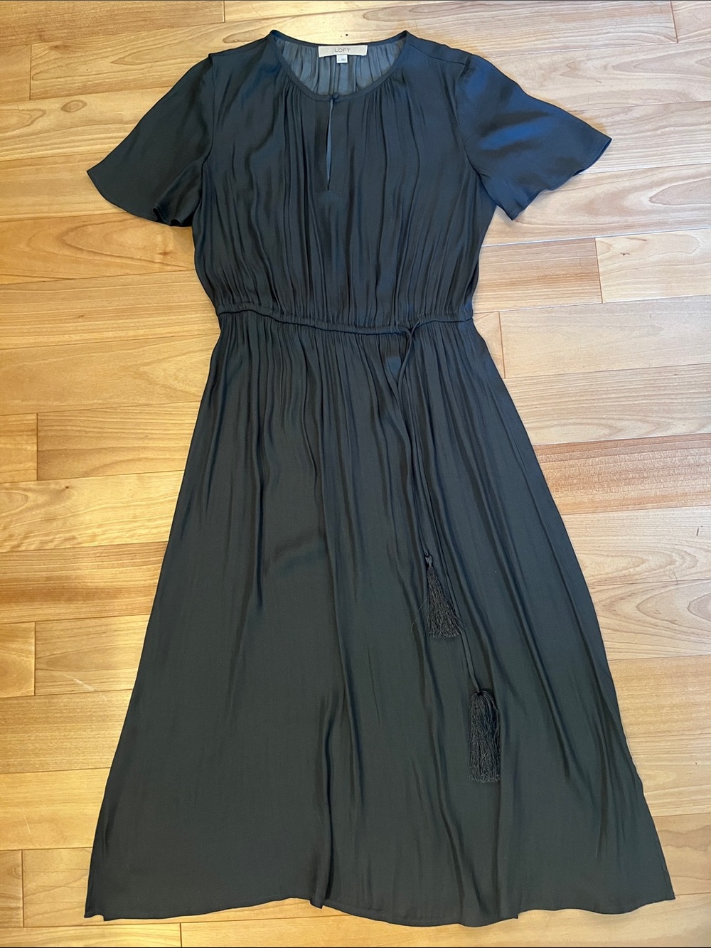 LOFT Charcoal Gray Short-Sleeve Midi Dress with Tassel Waist Tie